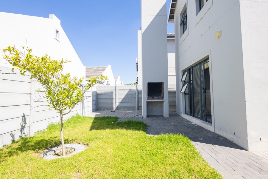 To Let 2 Bedroom Property for Rent in Stonewood Security Estate Western Cape